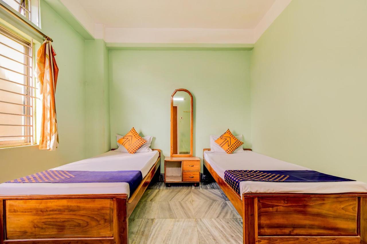 Oyo 63538 Hotel Lotus 1 Khanapara Exterior photo