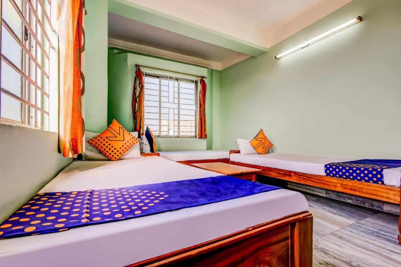 Oyo 63538 Hotel Lotus 1 Khanapara Exterior photo