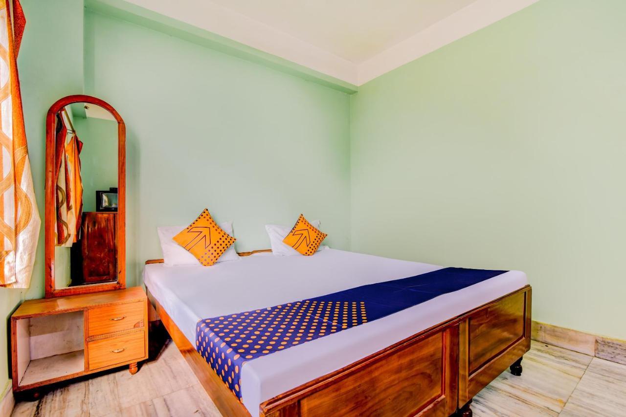 Oyo 63538 Hotel Lotus 1 Khanapara Exterior photo